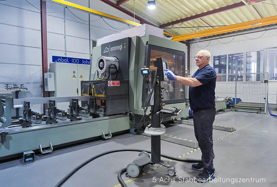 5-Achs Stabbearbeitungszentrum - Abel Metallsysteme